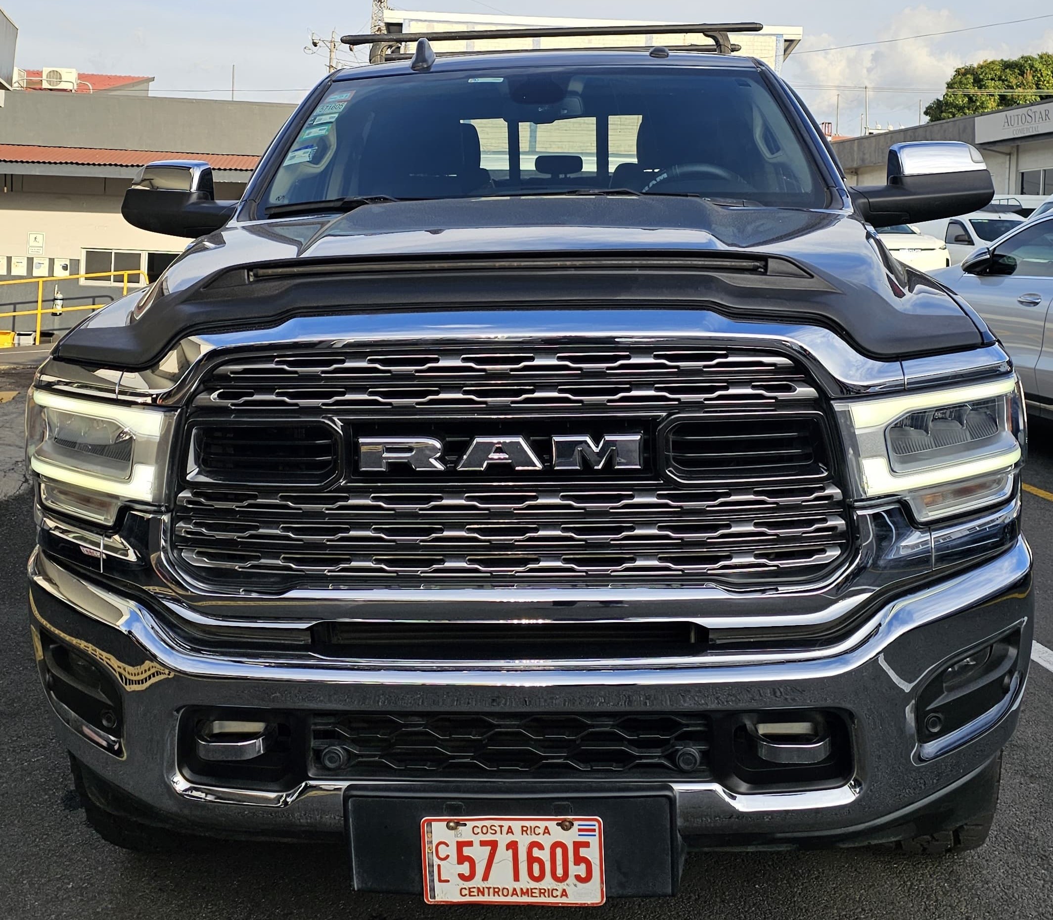 RAM 2500 LARAMIE