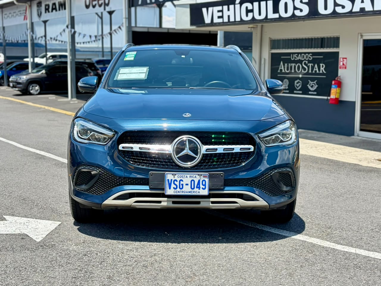 MERCEDES-BENZ GLA